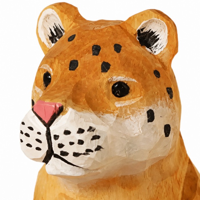 Handgeschnitzte Löwen- und Leoparden-Minifiguren aus Holz HL4077