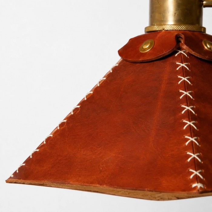 Roodbruine leren piramidevormige hanglamp HL4108