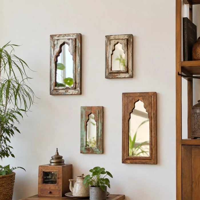 Rustieke wandspiegel met boogvormige uitsparing van gesneden hout HL4090