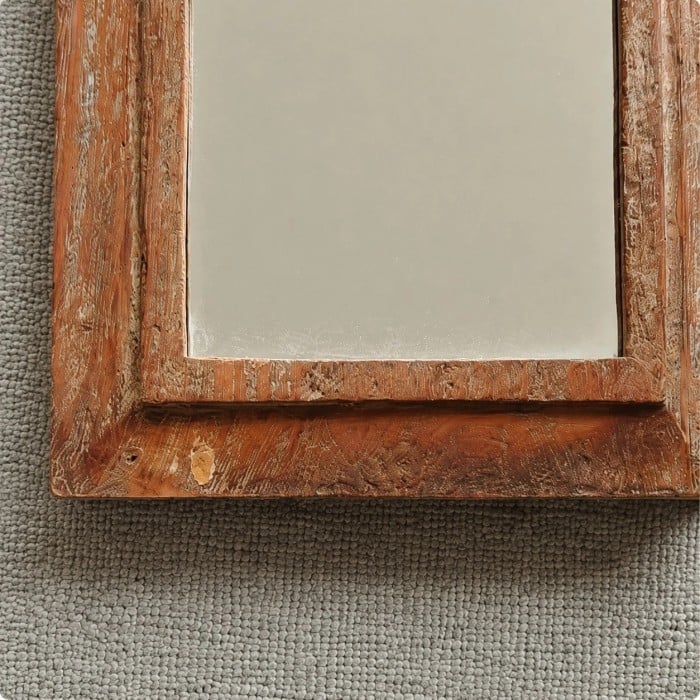 Rustieke wandspiegel met boogvormige uitsparing van gesneden hout HL4090