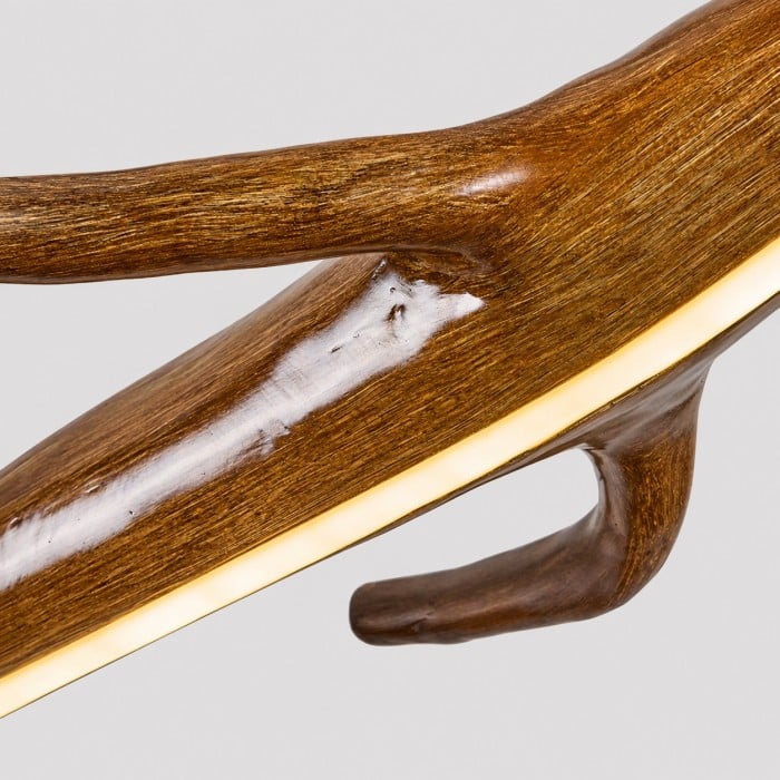 Lampada a sospensione lineare a forma di ramo in resina color legno HL4104