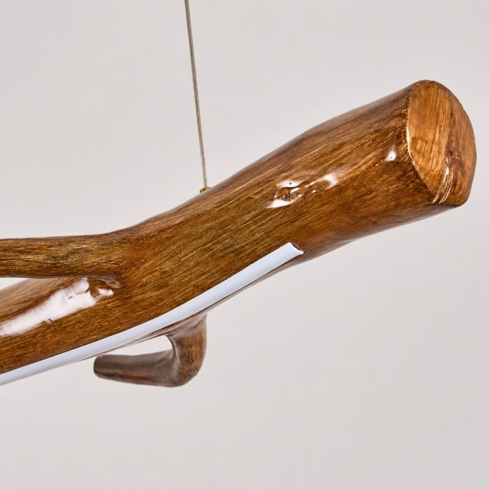 Lampada a sospensione lineare a forma di ramo in resina color legno HL4104