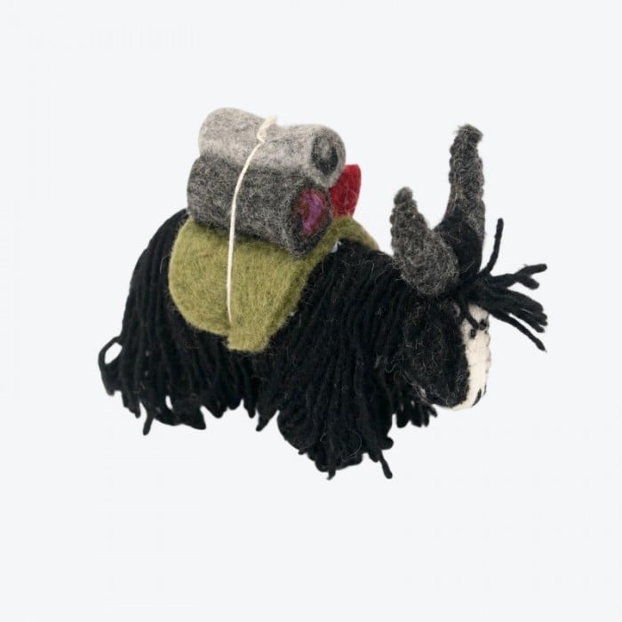 Adorno de yak de fieltro de lana nepalí hecho a mano HL4114