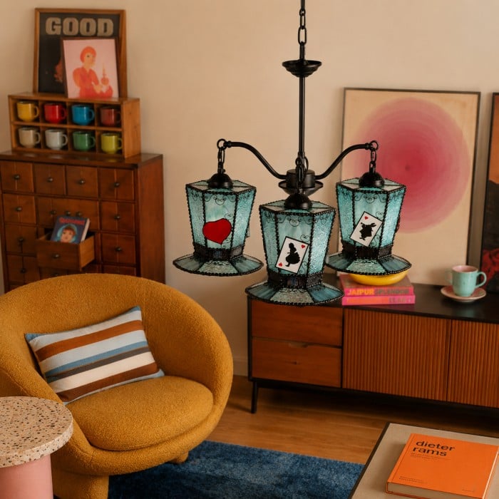 Alice-inspirierter Buntglas-Kronleuchter mit 3 Leuchten HL3827