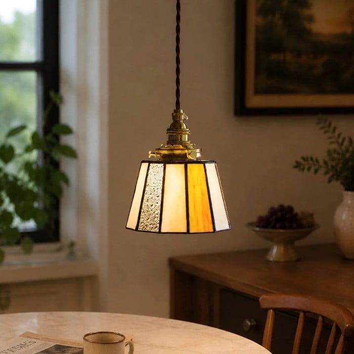 Pendelleuchte aus bernsteinfarbenem Buntglas und Messing HL3910