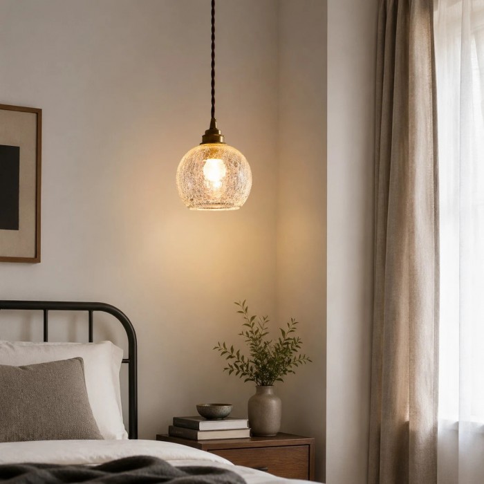 Hanglamp van messing met craqueléglas HL3885
