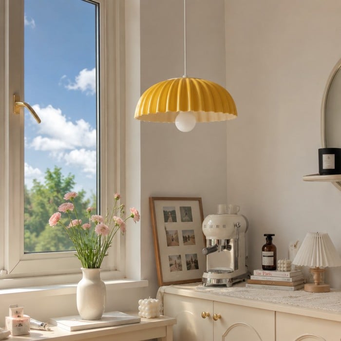 Keramische hanglamp met sculpturale glanzende kap HL3880