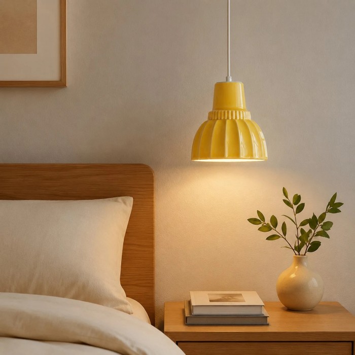 Keramische hanglamp met sculpturale glanzende kap HL3880
