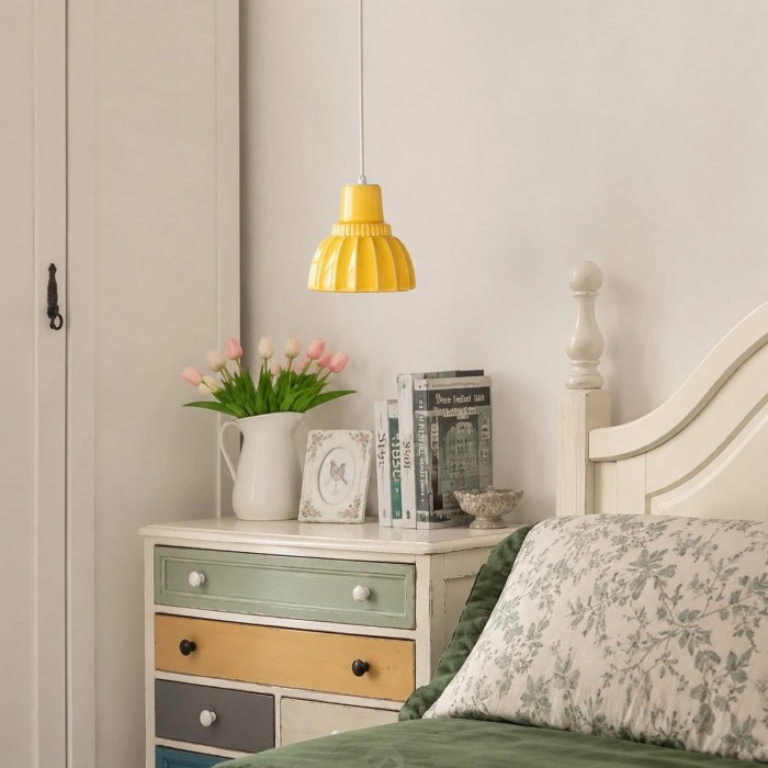 Keramische hanglamp met sculpturale glanzende kap HL3880