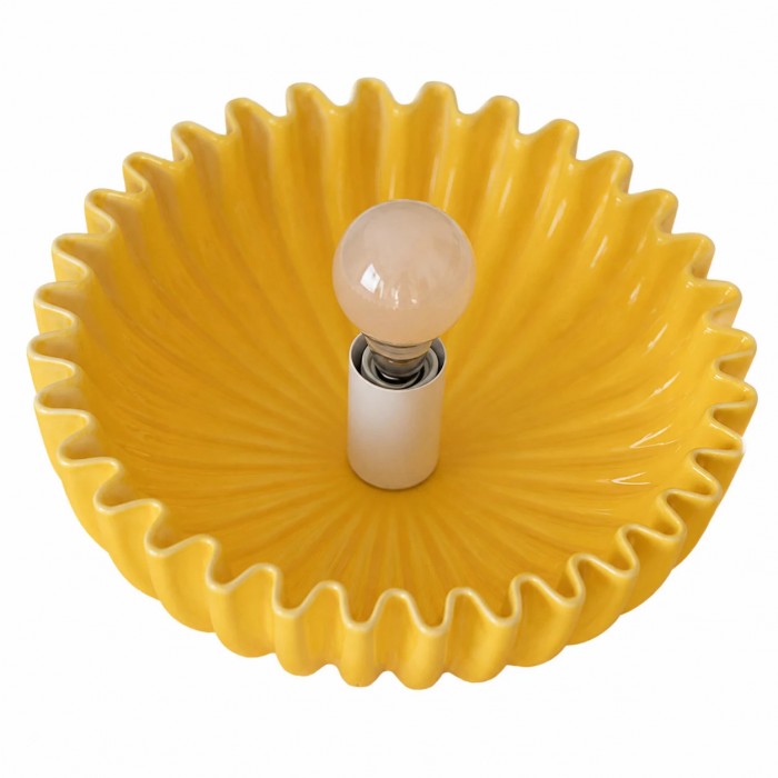 Keramische hanglamp met sculpturale glanzende kap HL3880