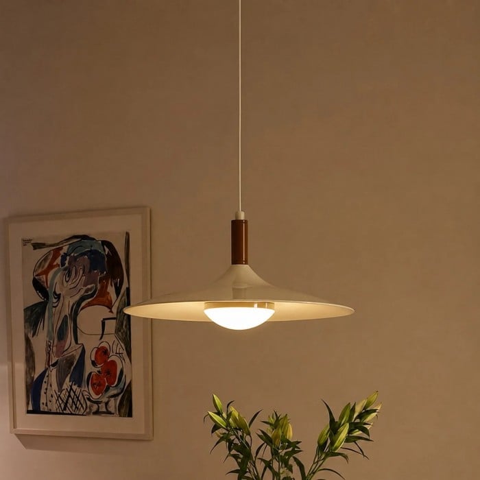 Lampa wisząca w kształcie spodka kremowego HL4030