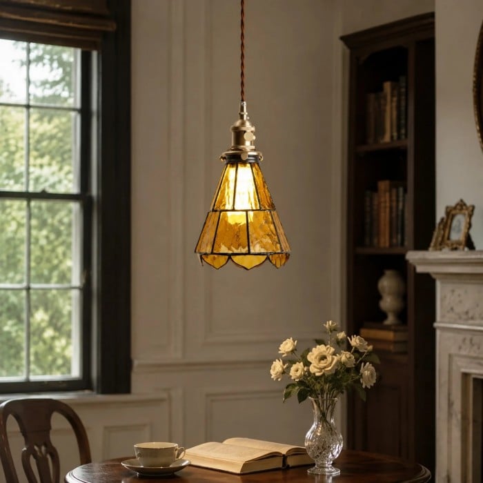 Franse landelijke lamp met golvend glas en messing afwerking HL4022