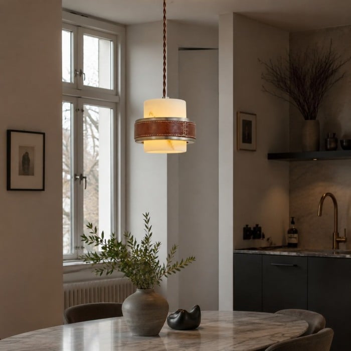 Suspension en cuir et albâtre au charme vintage français HL3776
