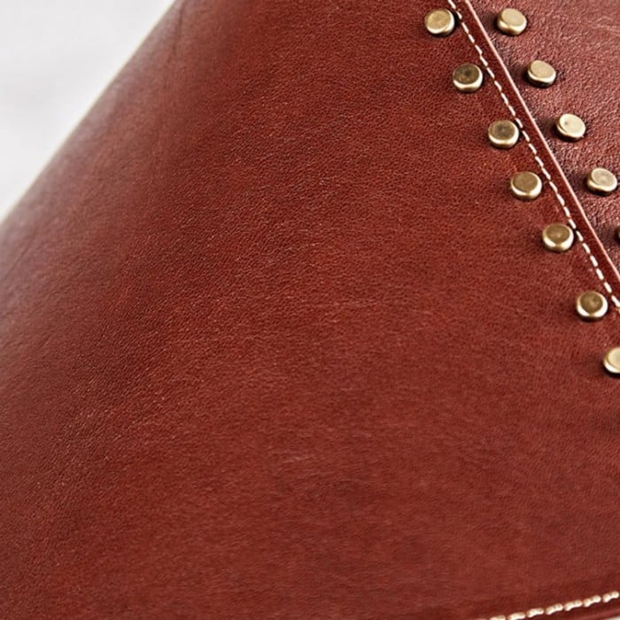 Suspension conique en cuir avec rivets dorés HL3734