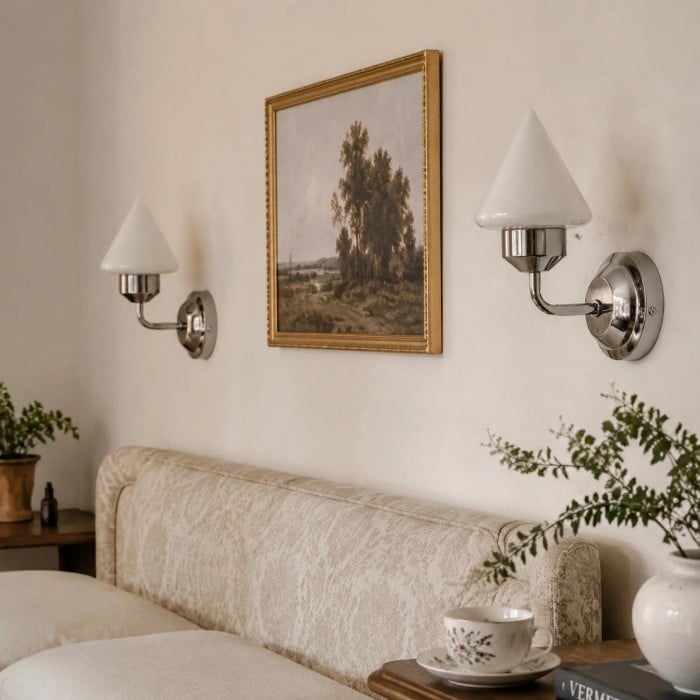 Metal And Glass Wall Sconce HL4032