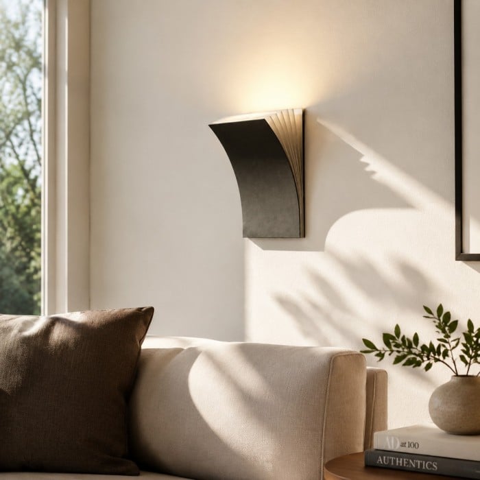 Minimalist Curved LED Wall Sconce for Hallway or Bedroom HL3847