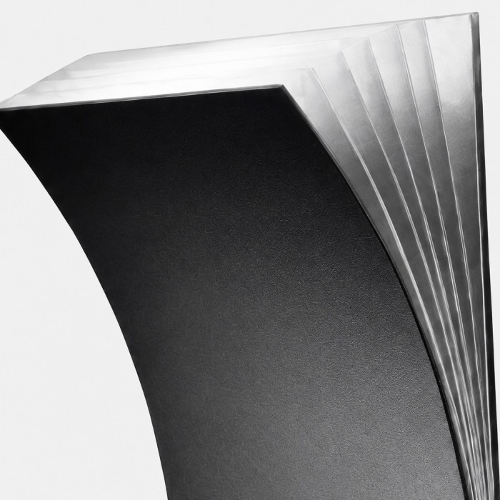 Minimalist Curved LED Wall Sconce for Hallway or Bedroom HL3847