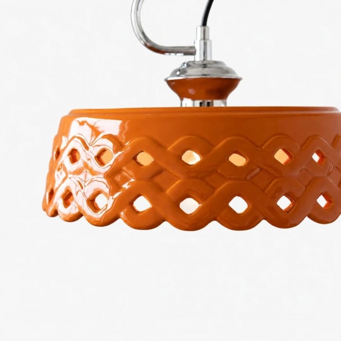 Lámpara colgante de metal y cerámica naranja HL3829