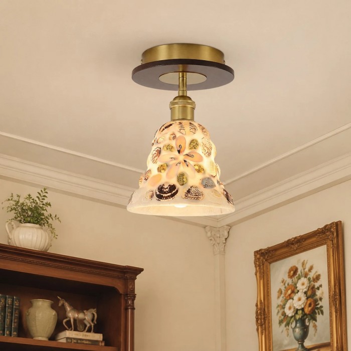 Kleine glazen plafondlamp met schelpvormige kap HL3877