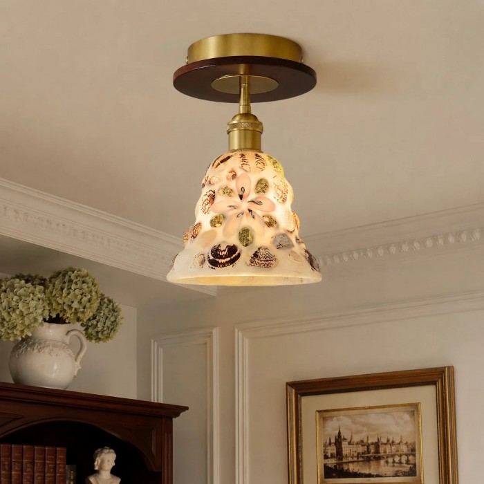 Kleine glazen plafondlamp met schelpvormige kap HL3877
