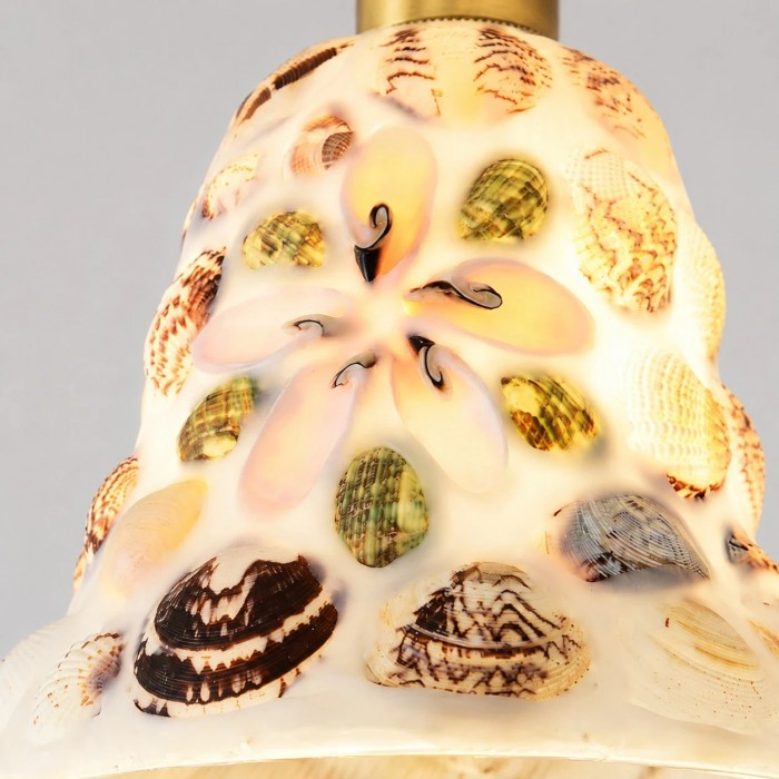 Kleine glazen plafondlamp met schelpvormige kap HL3877