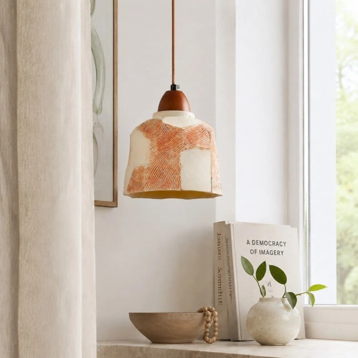 Teksturowana lampa wisząca z mikrocementu z uchwytem na lampę z litego drewna HL3860