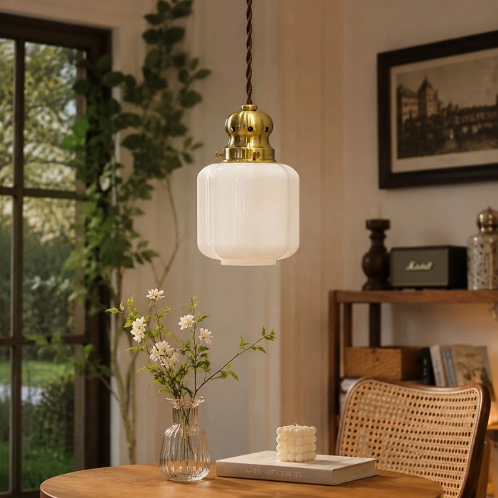 Vintage messing hanglamp met wit glas HL3871