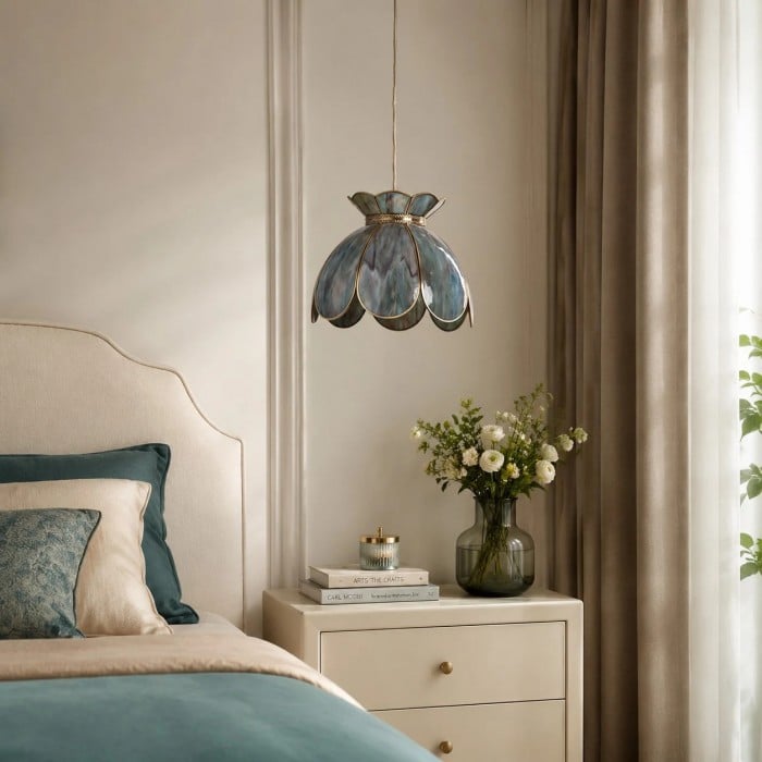 Vintage Lotus Glass Pendant Light with Brass-Tone Frame HL3813