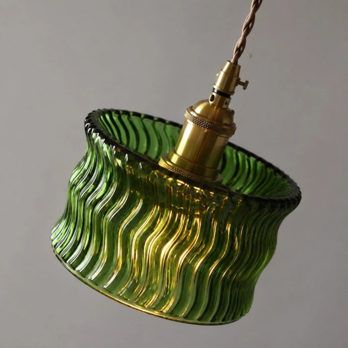 Lámpara colgante vintage de cristal ondulado con detalles en latón cálido HL3902