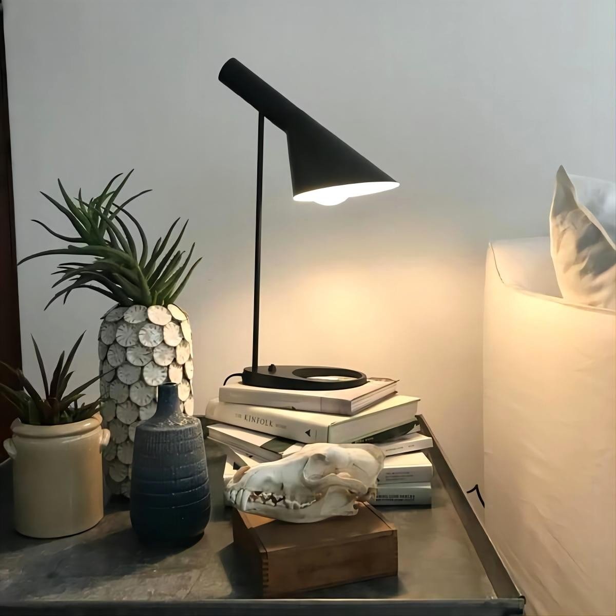 aj table lamp black