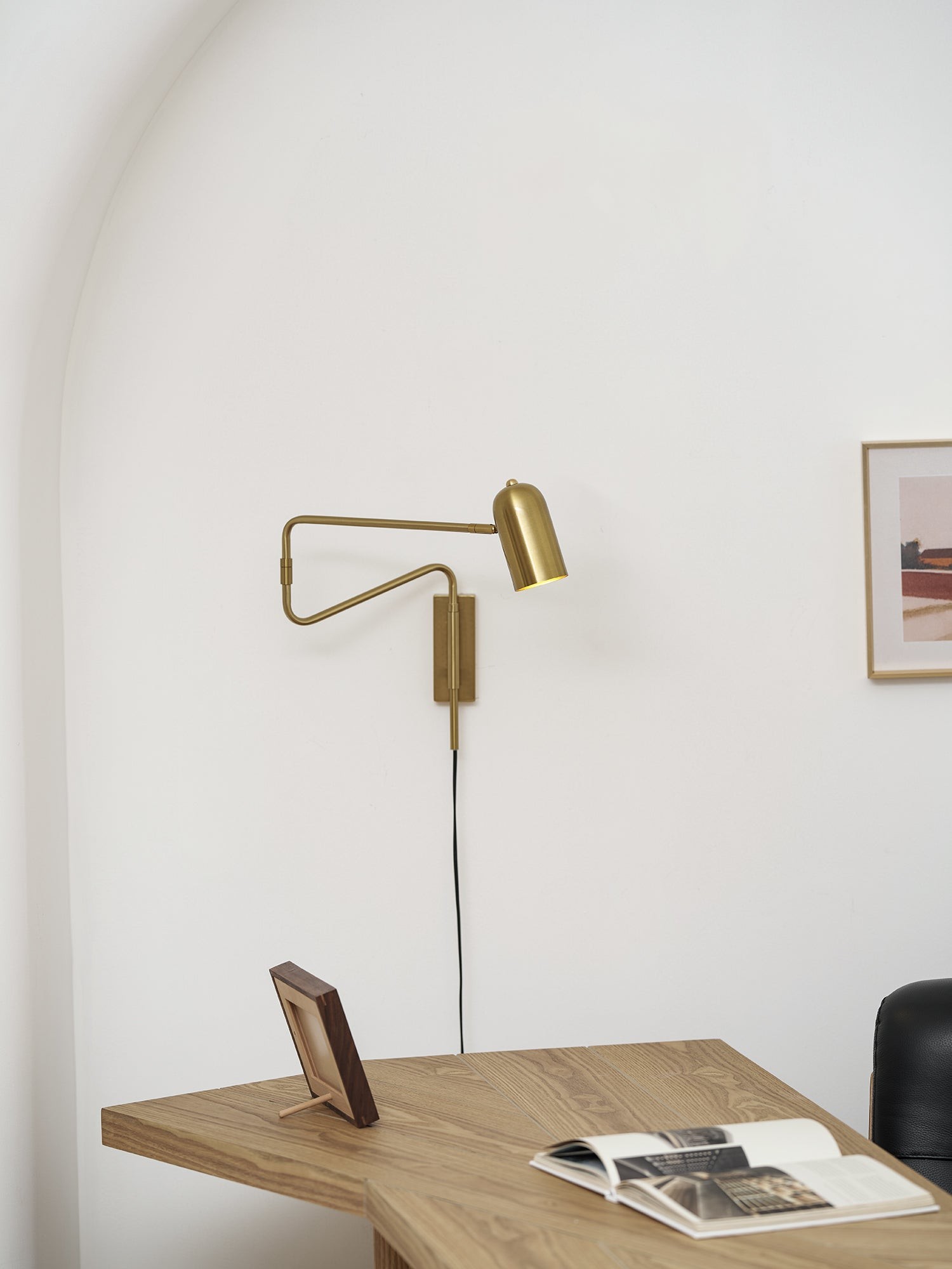 Verstelbare arm wandlamp met stekker HL2924
