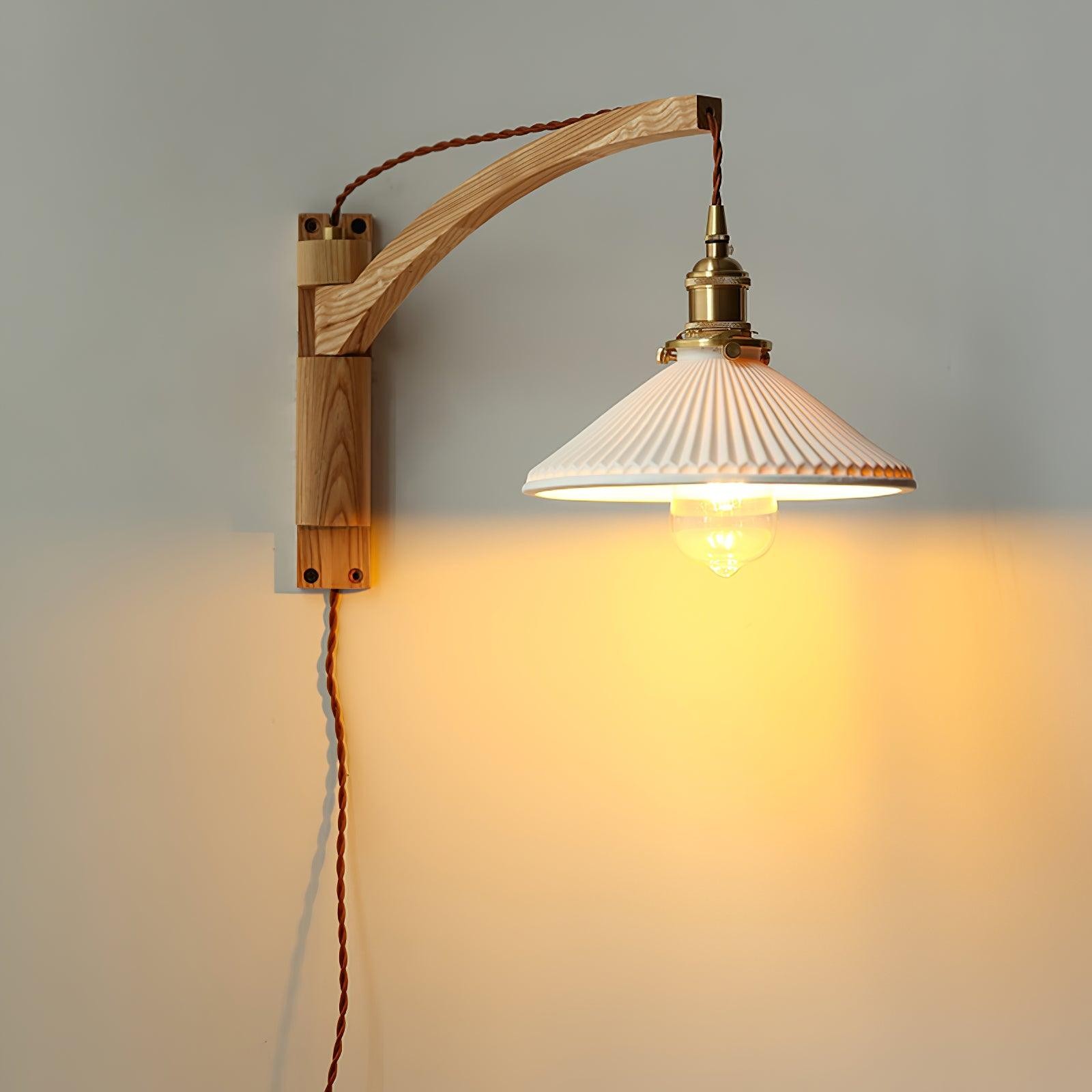 Walnoot Taps Toelopende Geribbelde Keramische Zwenkarm Wandlamp HL1077