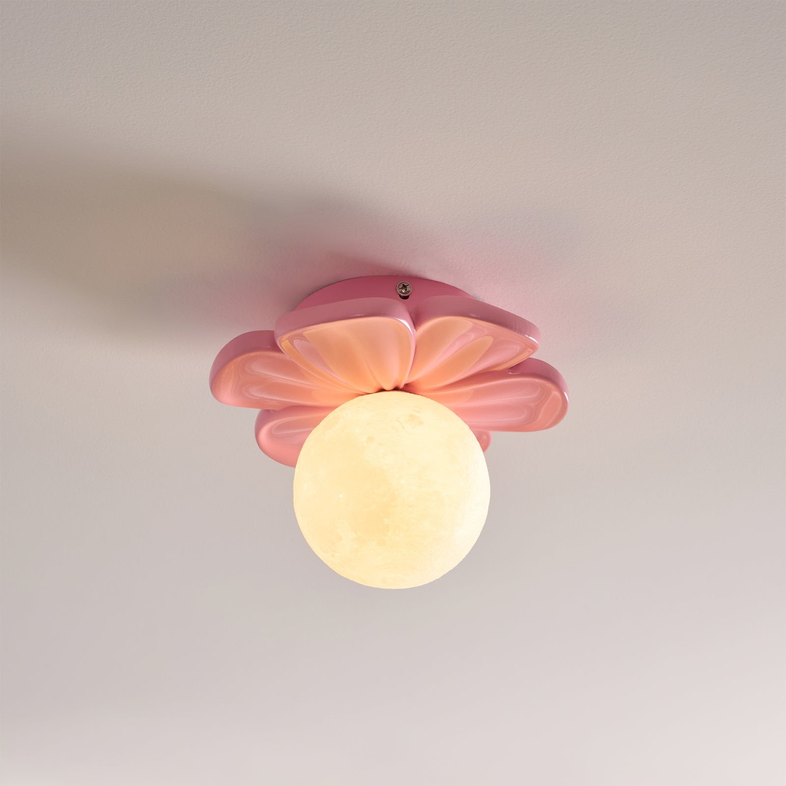 Crèmekleurige bloemvormige plafondlamp HL2961