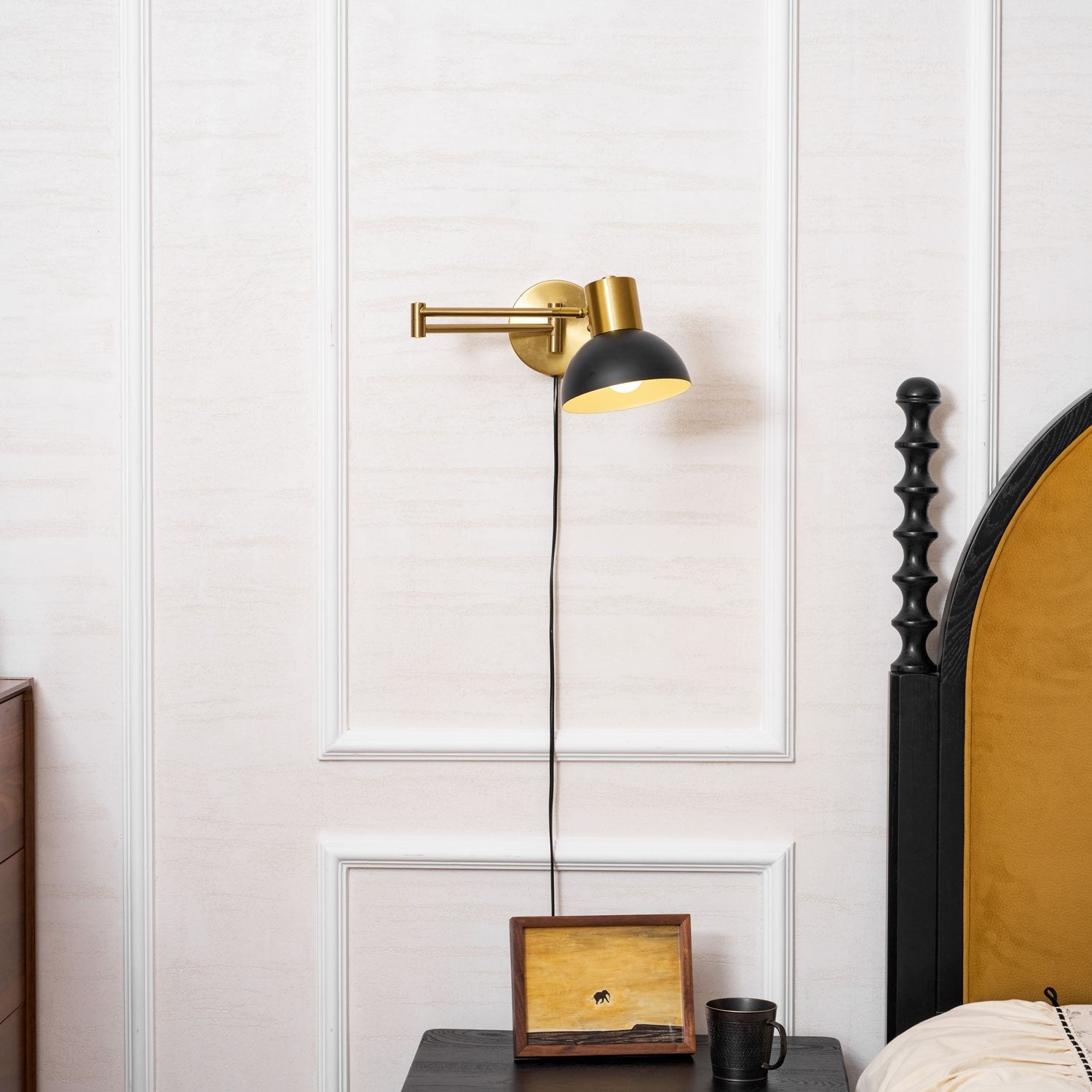 Verstelbare arm wandlamp met stekker HL2924