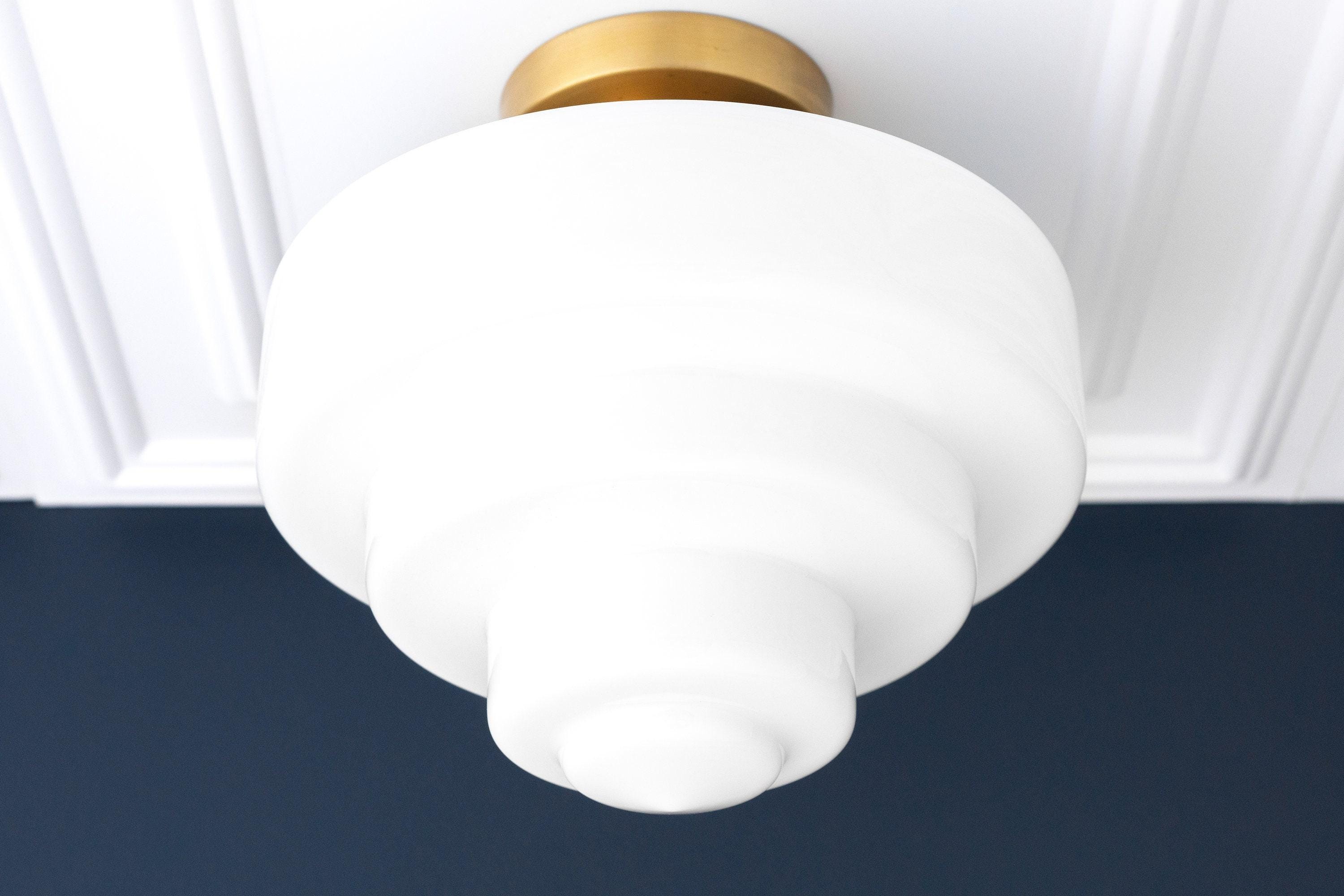 Geotower glazen plafondlamp van messing – mondgeblazen opaal glazen bollamp HL1727