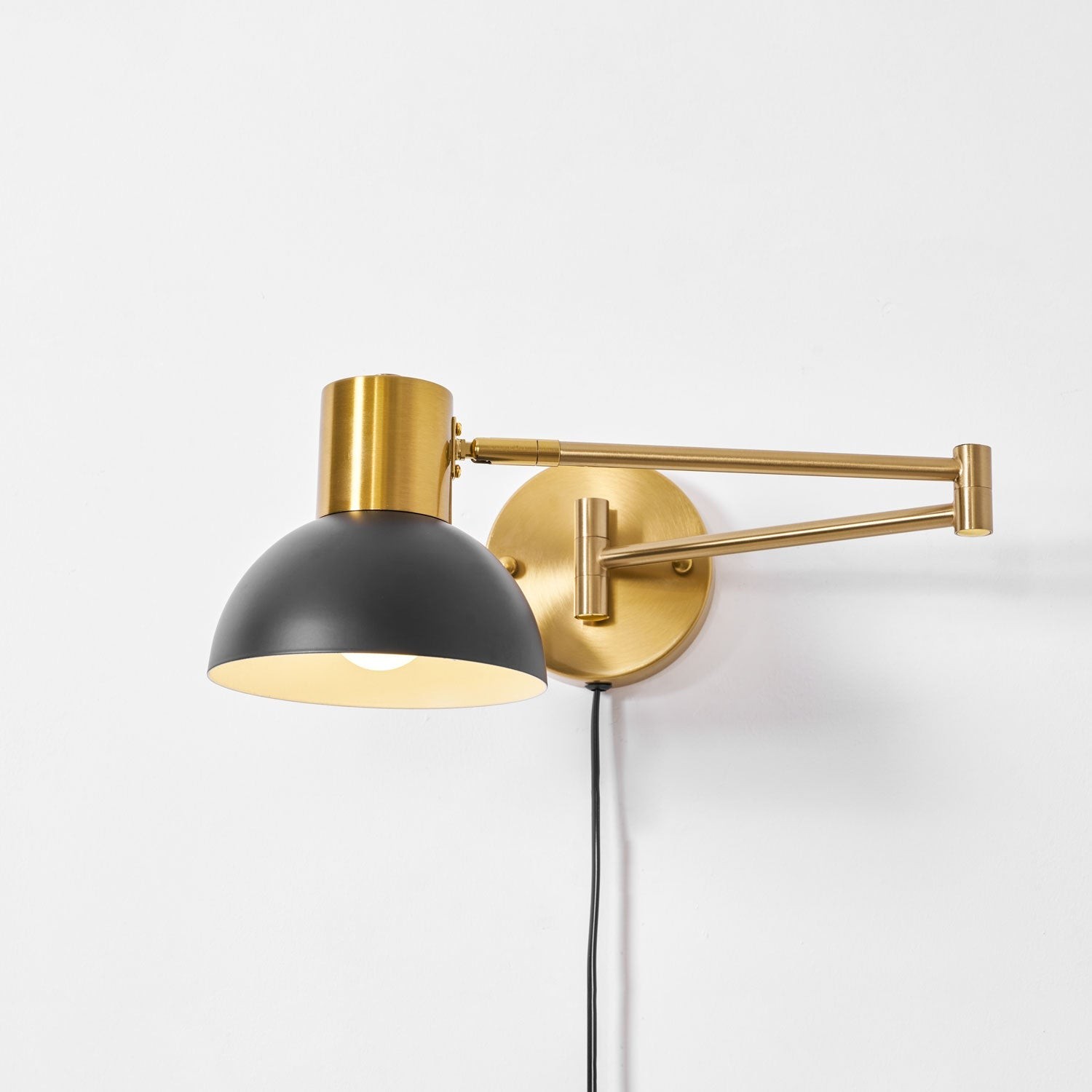 Verstelbare arm wandlamp met stekker HL2924