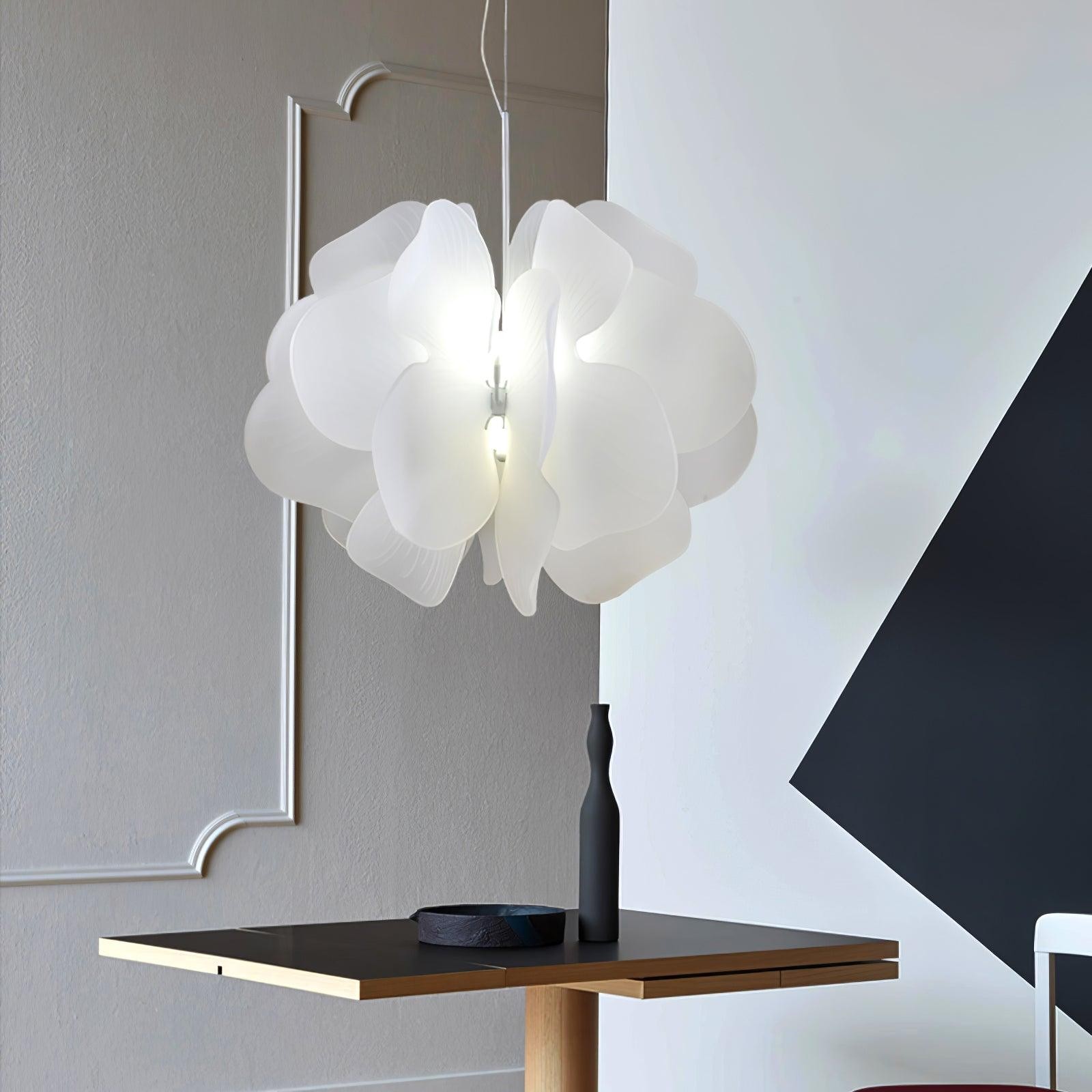 Moderne hanglamp met plastic bloemendesign HL673