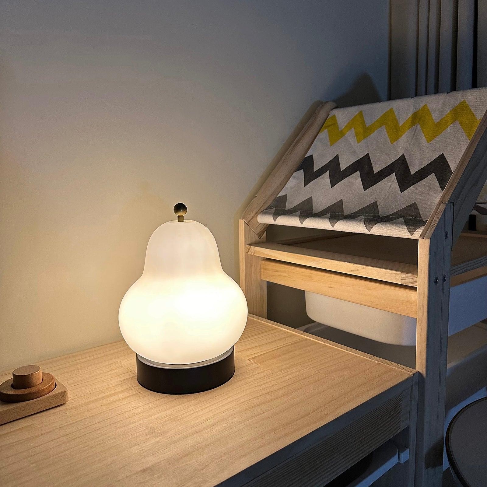 Schattige peervormige tafellamp HL629