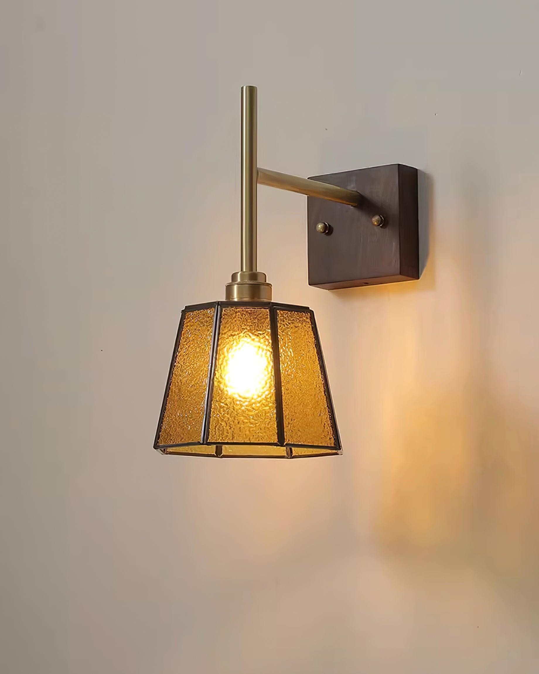Vintage messing walnoot wandlamp HL843