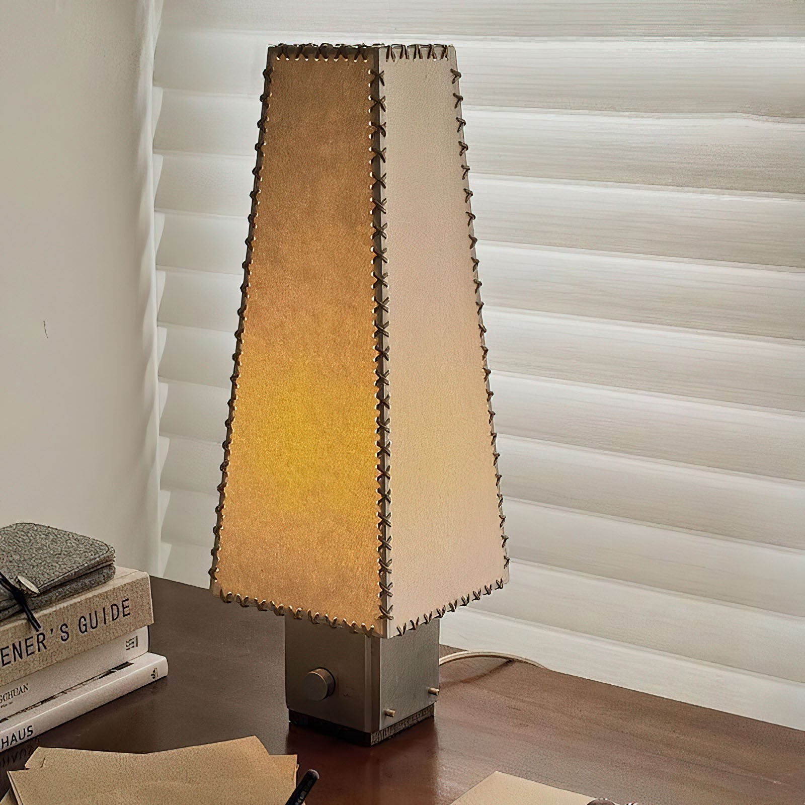 Tafellamp van perkament HL3230