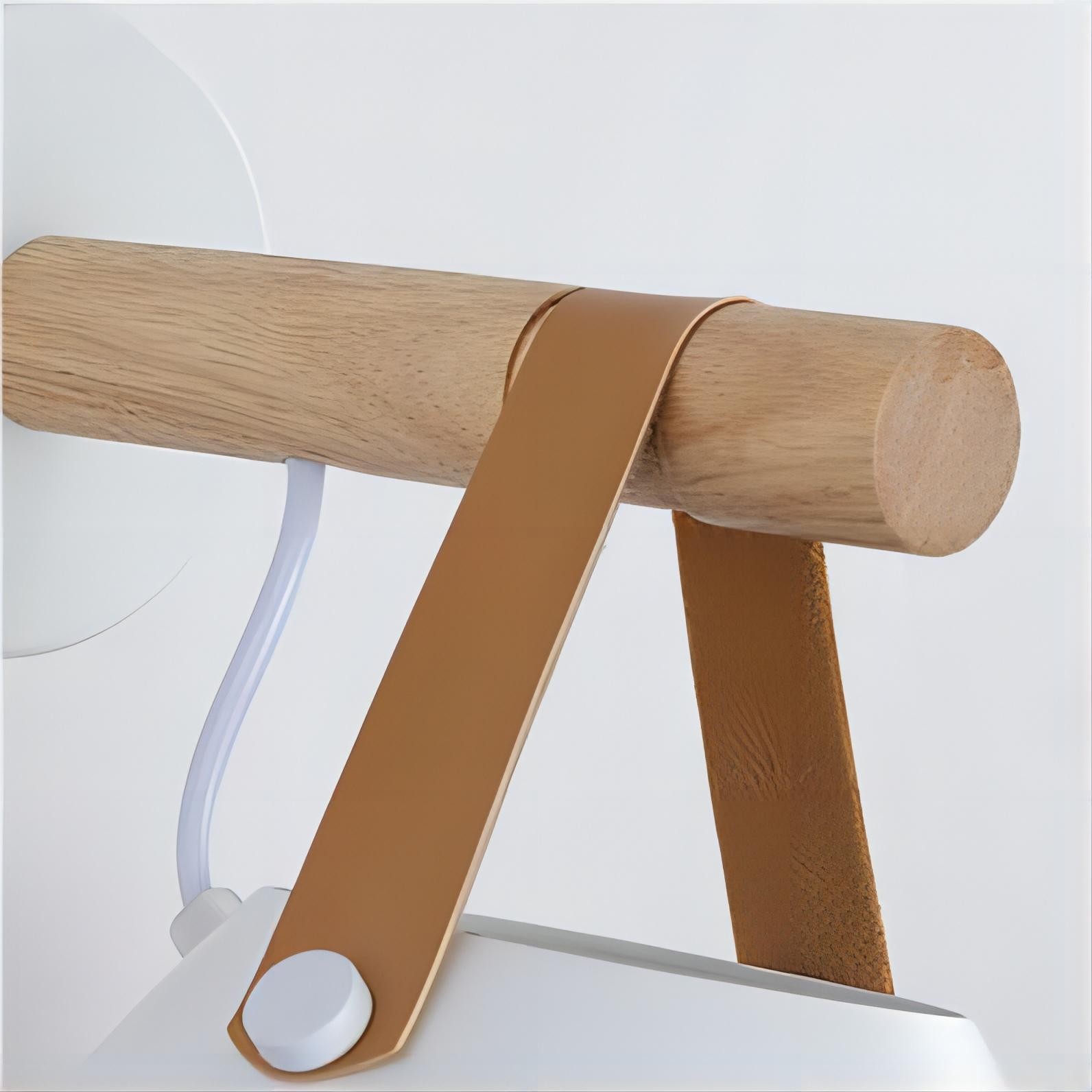 Scandinavisch design walnoothouten riemwandkandelaar HL89