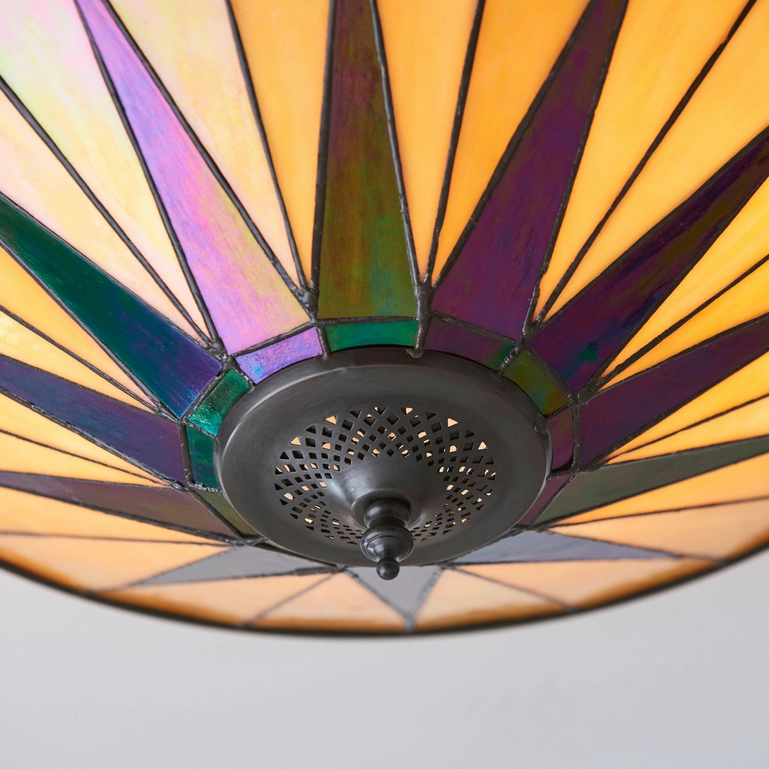 TiffStar Elegant Art Glass Flush Ceiling Light - Vintage-geïnspireerde plafondlamp voor thuisinterieurs HL2015