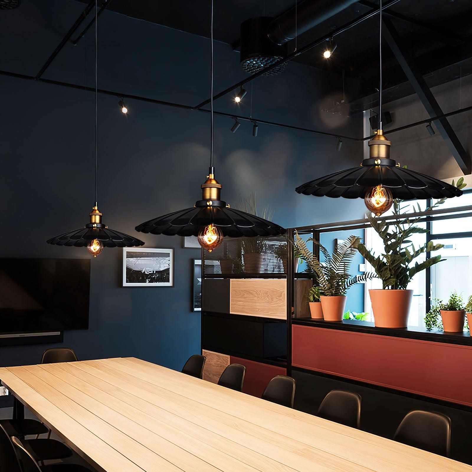Hanglamp met zwarte rok HL2912