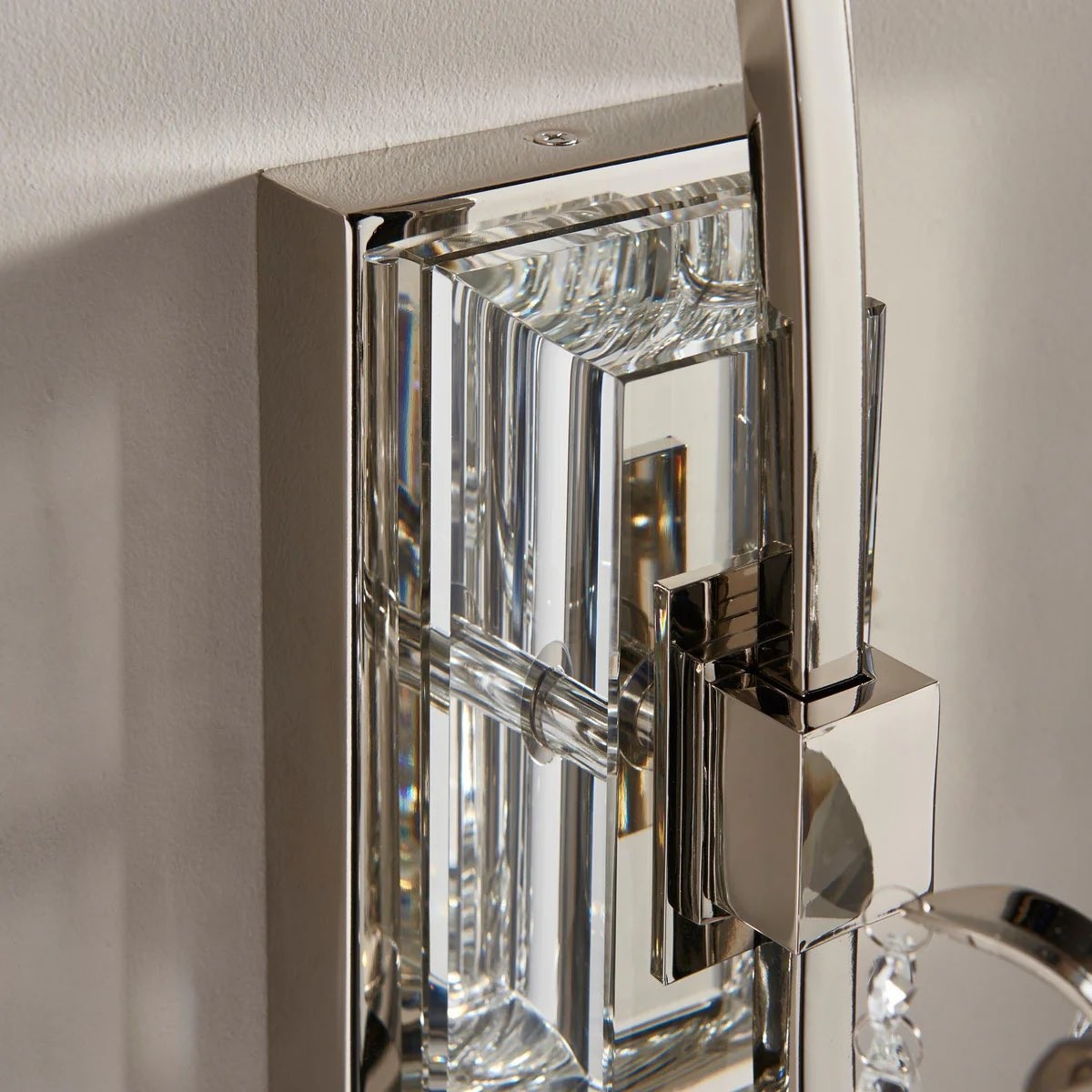 Talonis Crystal Accent Wandlamp - Gebogen Chromen Arm Design voor Woonkamer en Hal HL2180