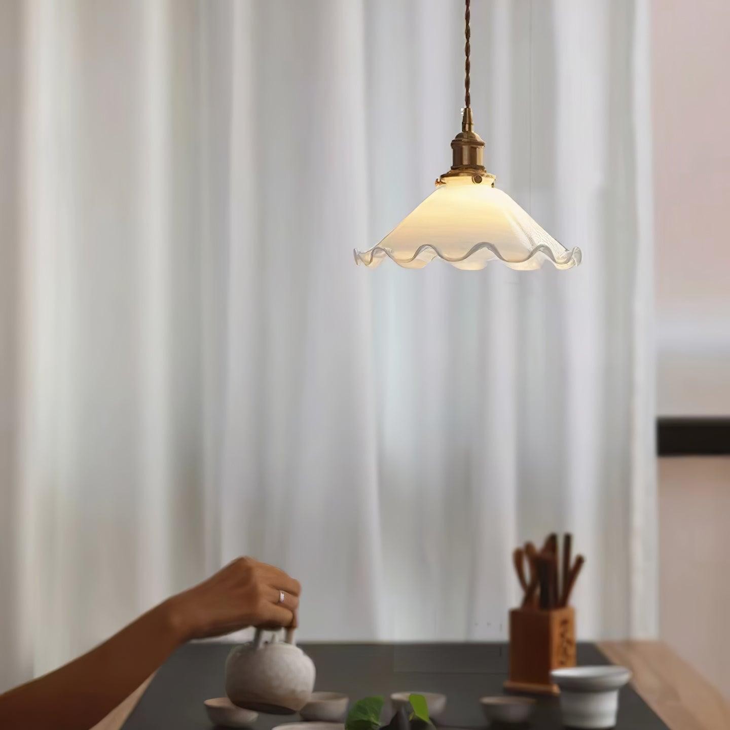 Vintage witte glazen hanglamp met rok HL428