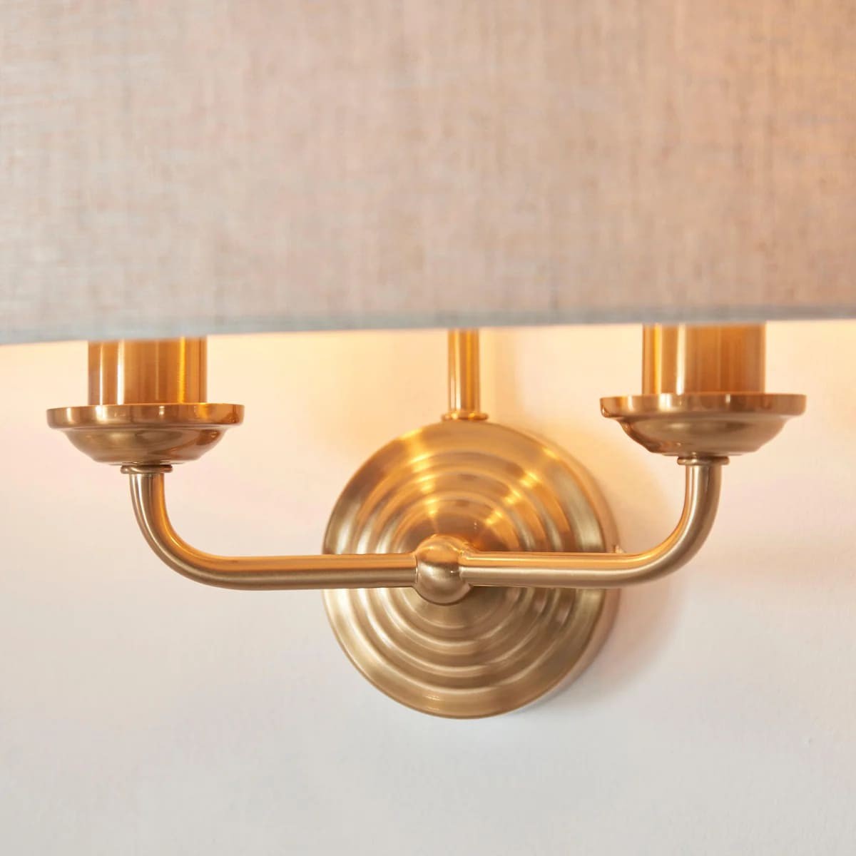 Tela Classic wandlamp met stoffen kap - Elegante wandlamp met metalen afwerking voor woonkamer/slaapkamer HL2025
