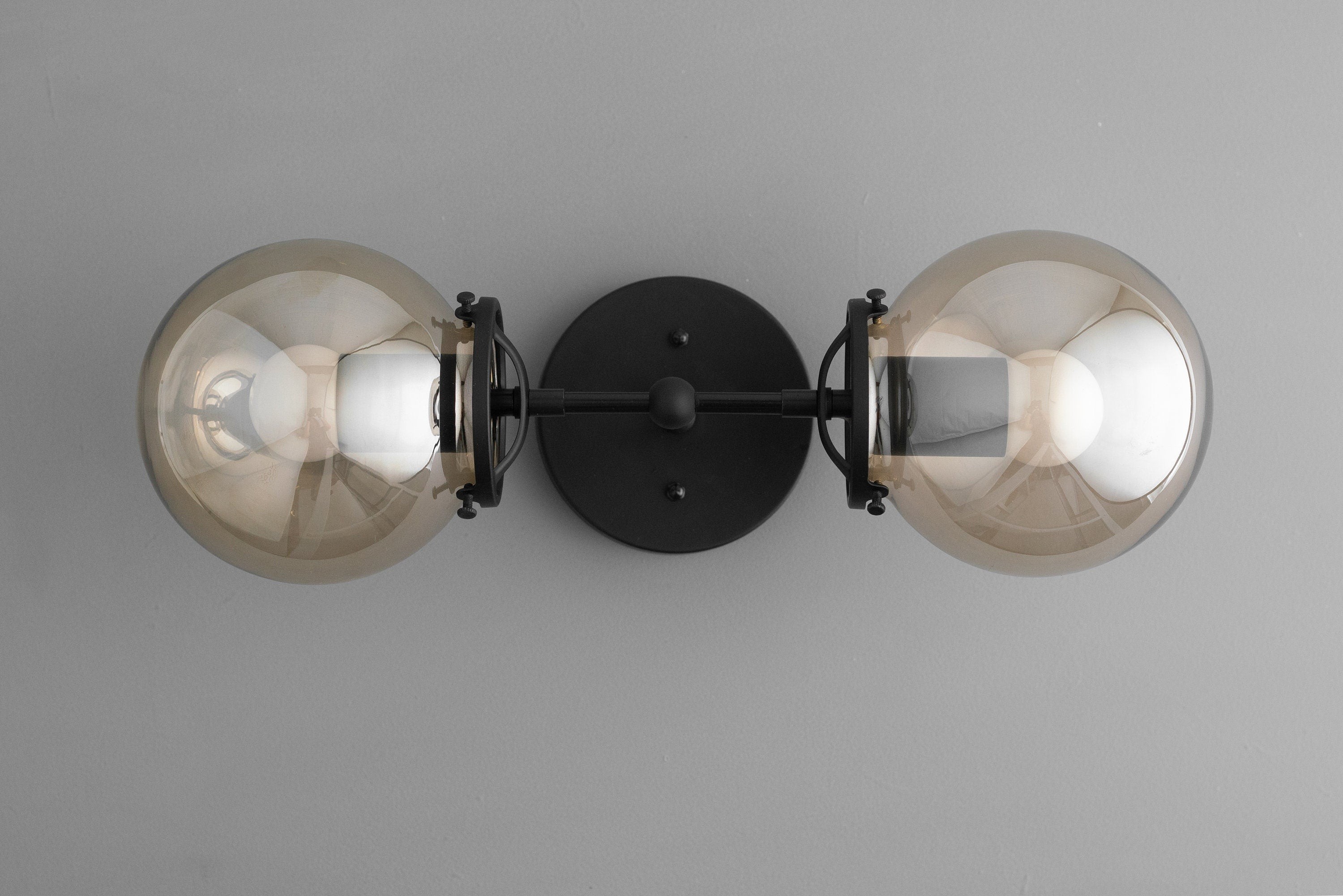 Lumio Globe Dubbele Globe Badkamer Wandlamp - Rustieke Boerderij Badkamer Wandlamp HL1698