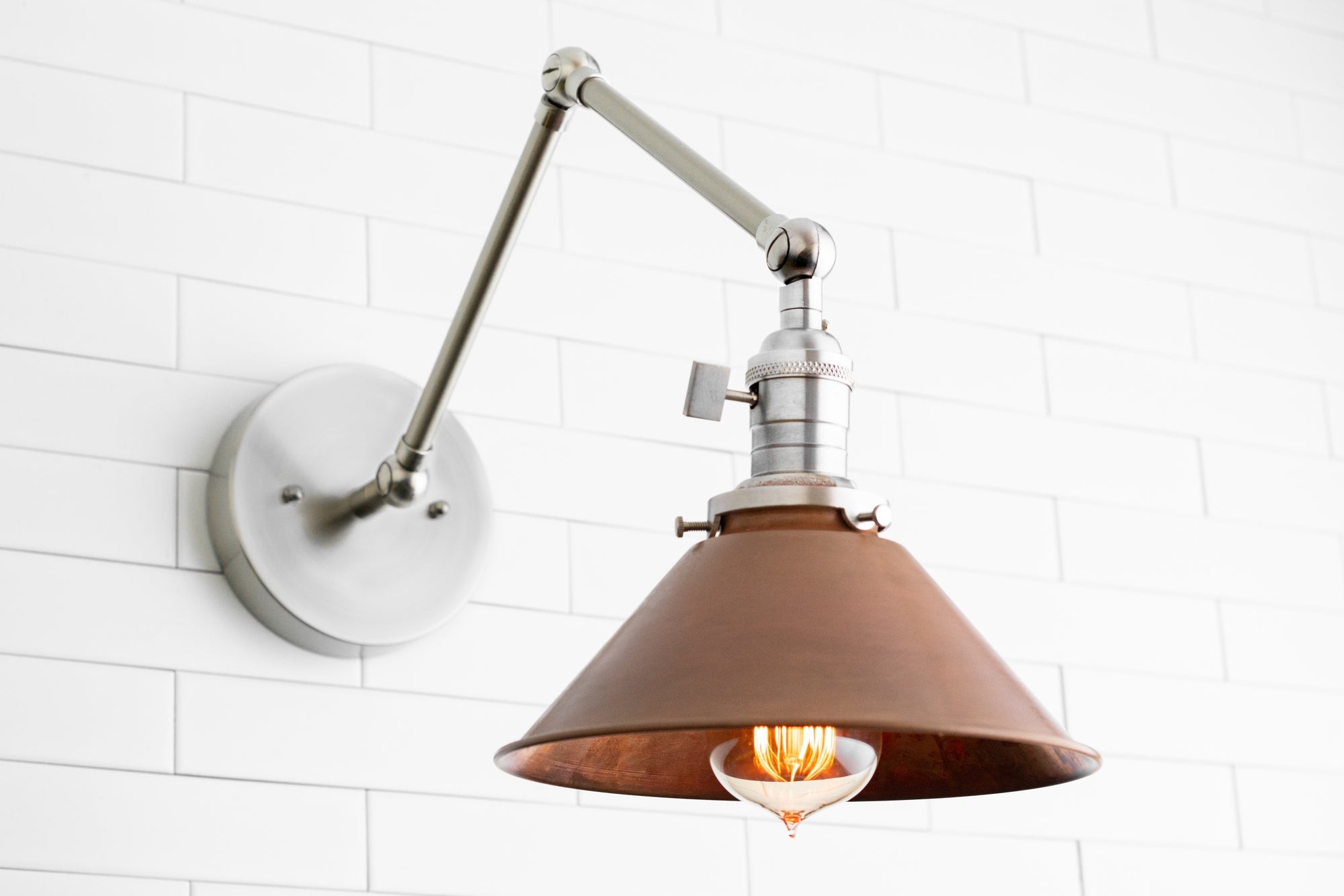 Conique metalen industriële wandlamp met verstelbare arm - vintage koperen kegelvormige kap voor taakverlichting HL1752