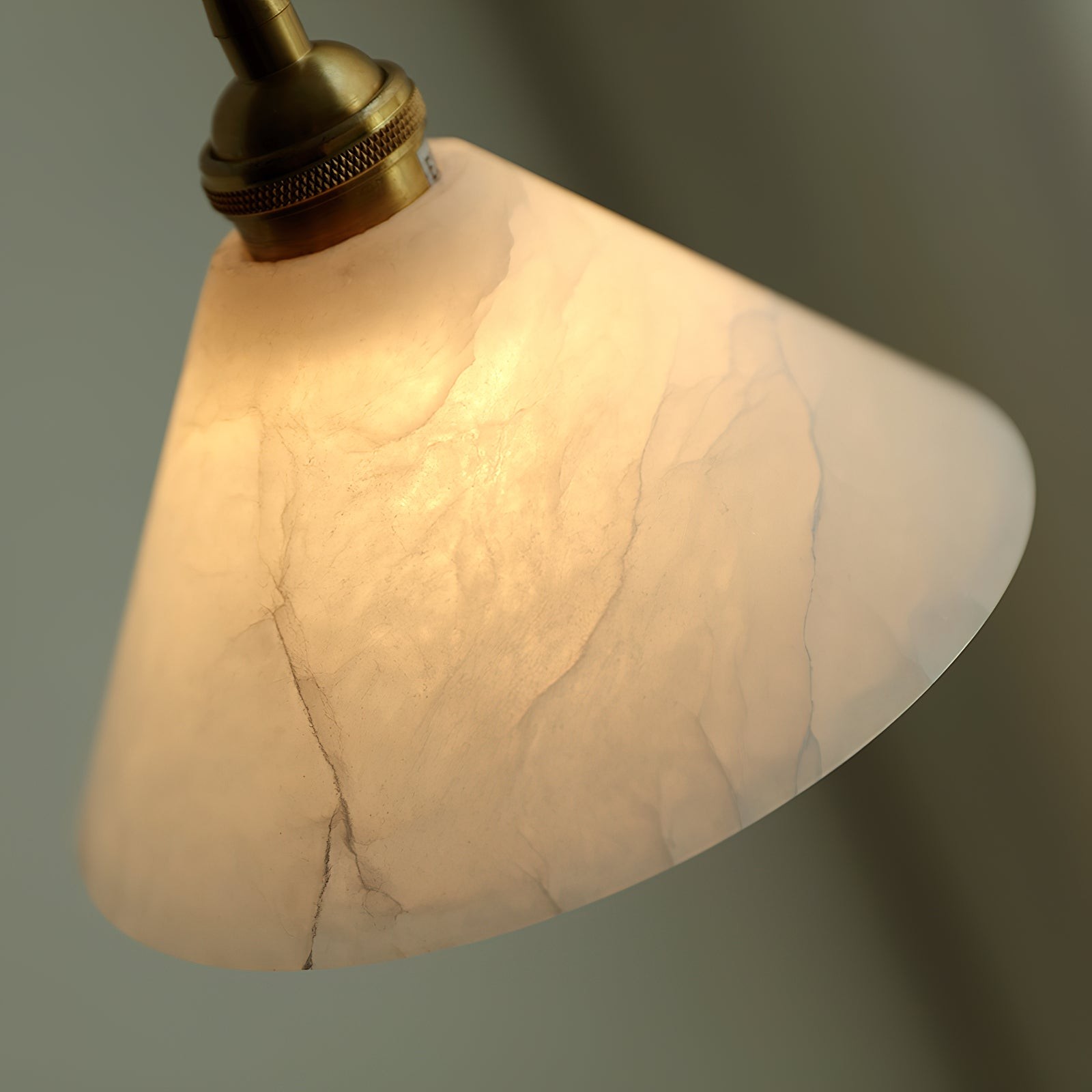 Conische messing albasten hanglamp HL2978