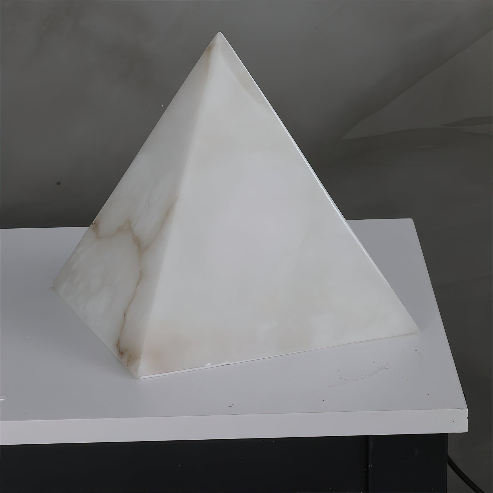 Albasten piramide tafellamp HL2981